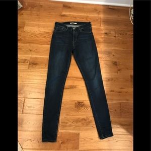 Levi’s 720 high rise skinny jean